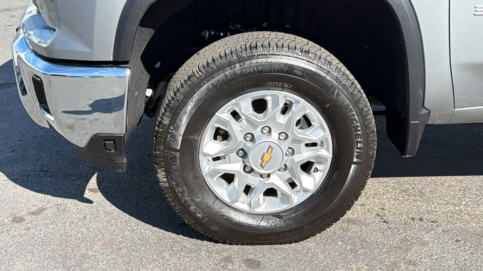 Used 2025 Chevrolet Silverado 3500 LT AWD/4WD image 9