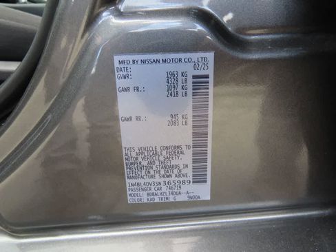 Used 2025 Nissan Altima 2.5 SV FWD image 25
