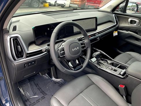 New 2025 Kia Sorento SX image 9