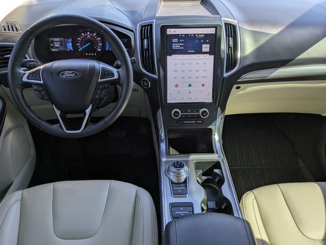 Used 2022 Ford Edge Titanium AWD/4WD image 15