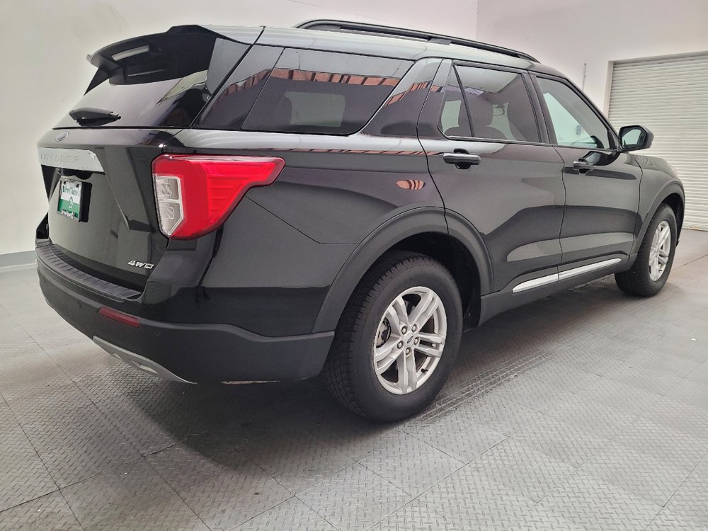 Used 2024 Ford Explorer XLT w/ Equipment Group 202A AWD/4WD image 9