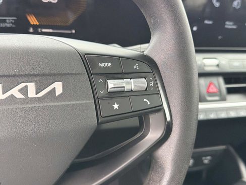 Used 2025 Kia K4 FWD image 10