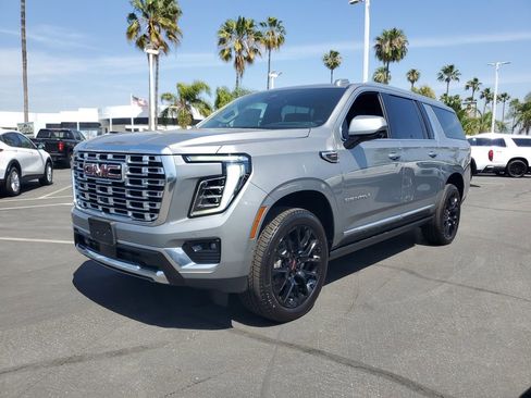 New 2026 GMC Yukon XL Denali w/ Denali Reserve Package AWD/4WD image 2