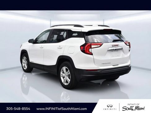 Used 2024 GMC Terrain SLE w/ Driver Convenience Package FWD image 6