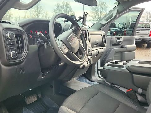 Used 2024 GMC Sierra 2500 Pro w/ Convenience Package image 18