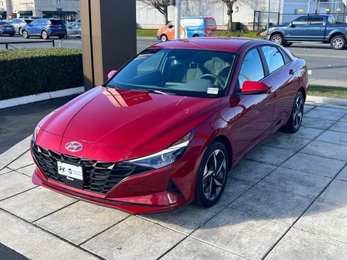 Certified 2023 Hyundai Elantra SEL w/ Convenience Package image 5
