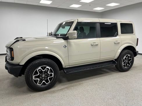 Used 2025 Ford Bronco Outer Banks image 6