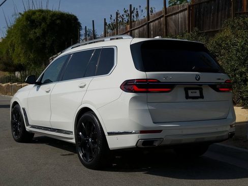 Used 2023 BMW X7 xDrive40i w/ Climate Comfort Package image 29