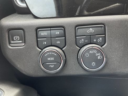 Used 2022 Chevrolet Silverado 1500 LT image 23