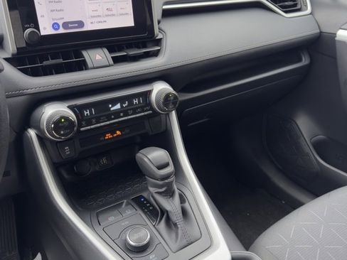 Used 2025 Toyota RAV4 XLE image 22