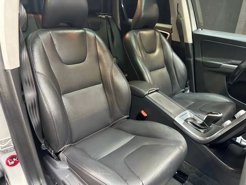 Used 2016 Volvo XC60 T6 w/ Proximity Package image 33