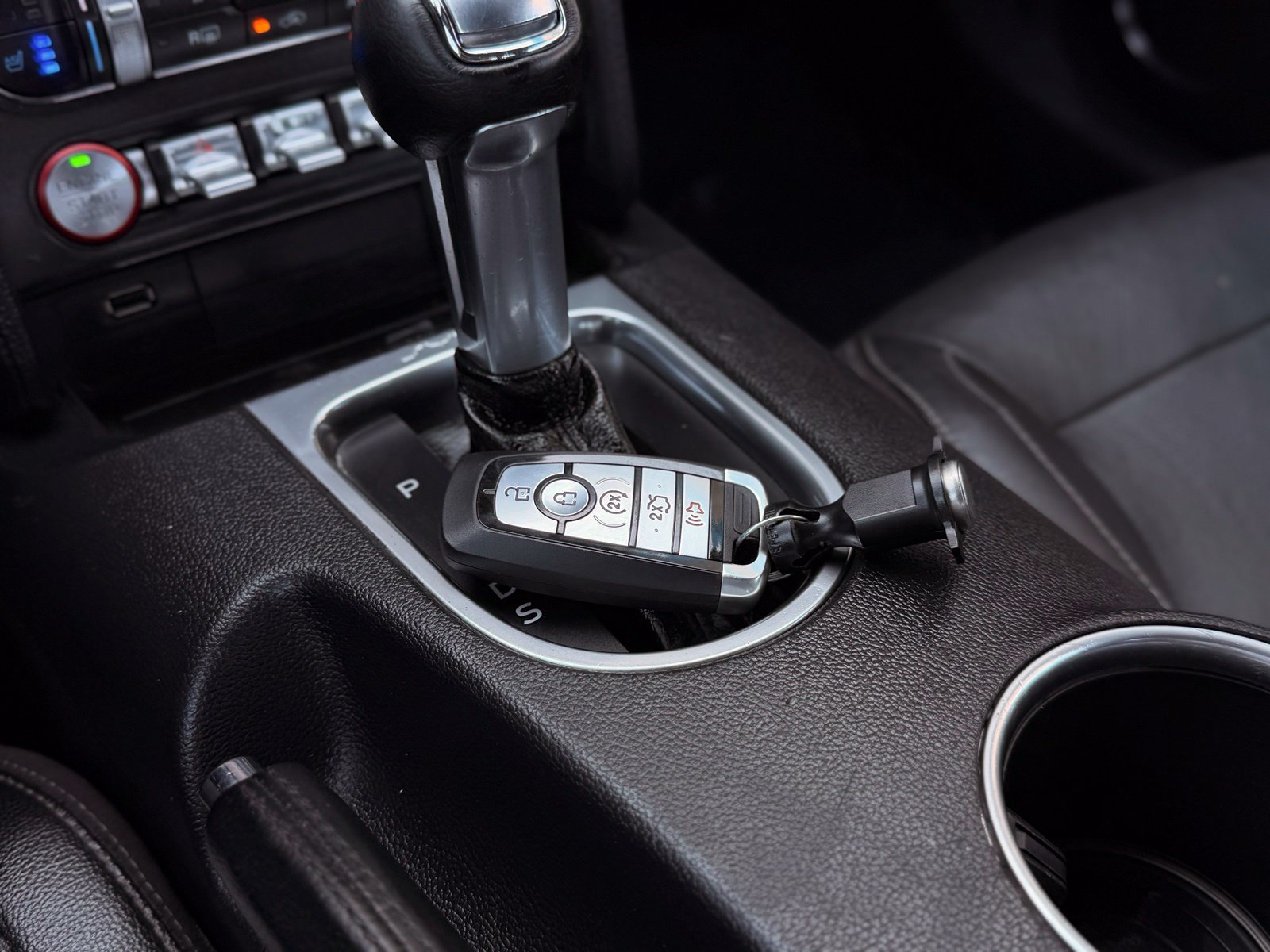 Used 2020 Ford Mustang Premium RWD image 48