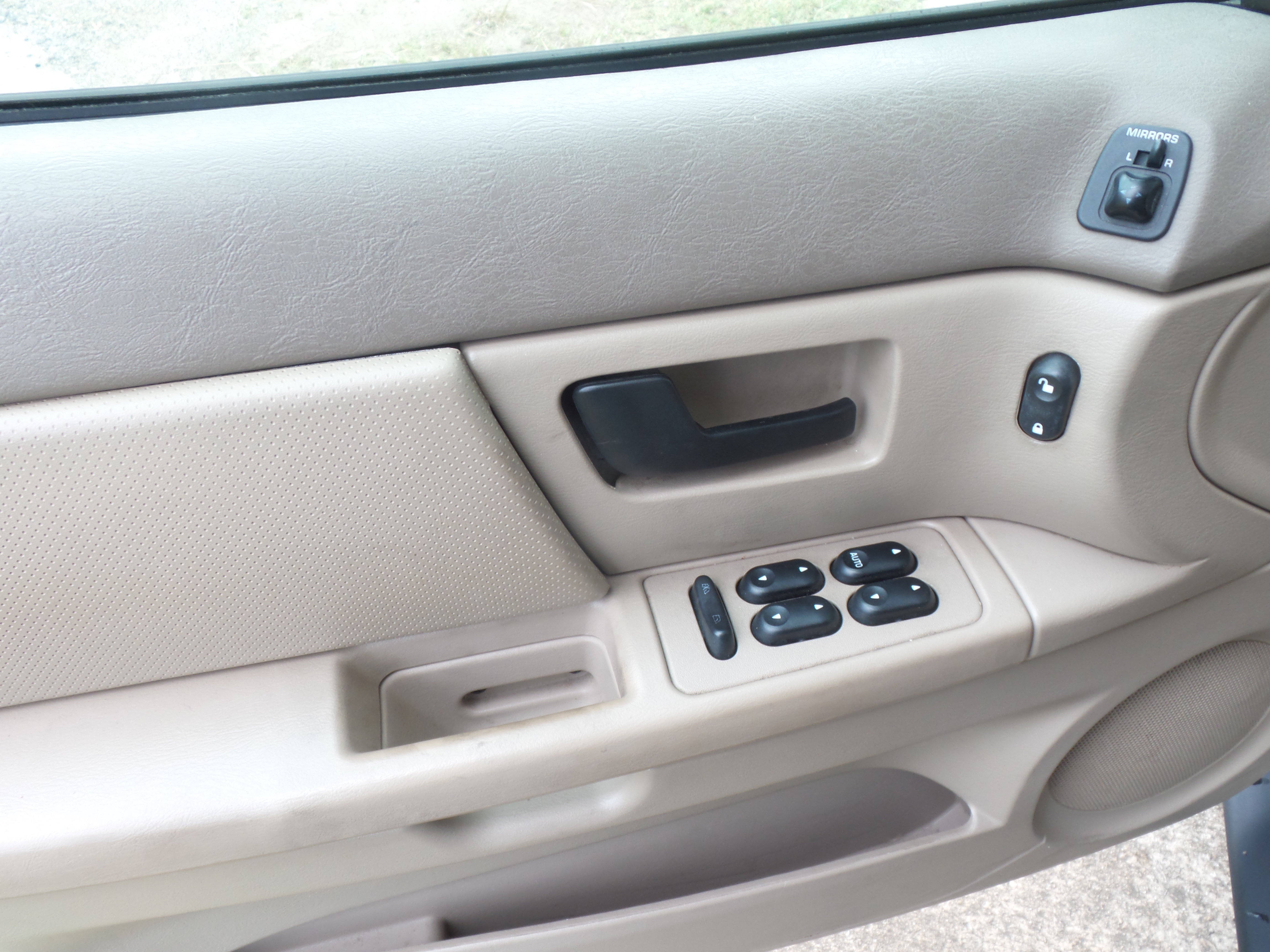 Used 2006 Ford Taurus SE FWD image 20