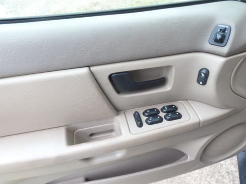 Used 2006 Ford Taurus SE FWD image 20