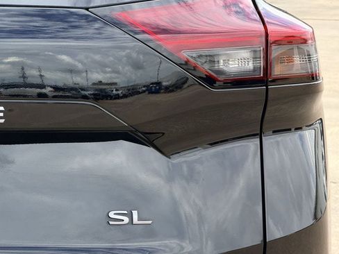 Used 2026 Nissan Rogue SL FWD image 11