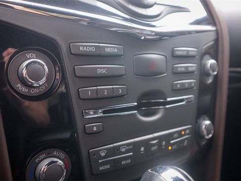 Used 2020 Nissan Armada Platinum w/ Platinum Reserve Package image 19