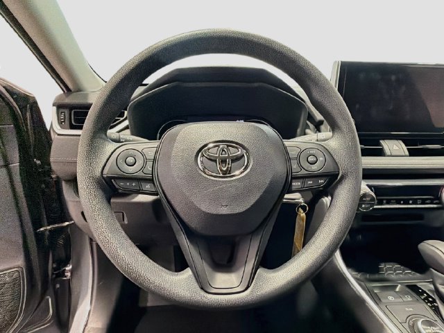 Certified 2025 Toyota RAV4 LE AWD/4WD image 9