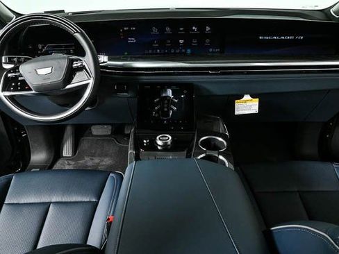 New 2025 Cadillac Escalade IQ Luxury 2 image 17