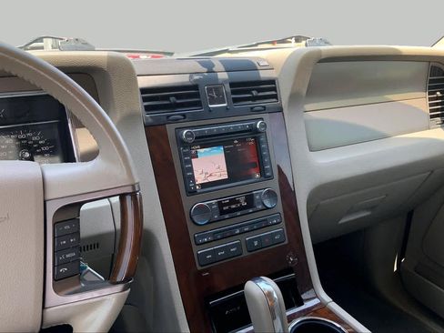 Used 2013 Lincoln Navigator 2WD w/ HD Trailer Tow Pkg image 6