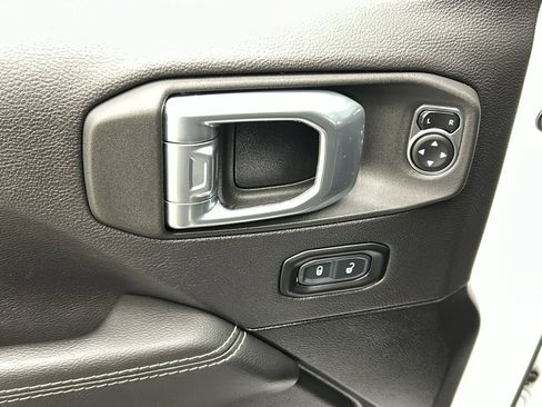 Used 2023 Jeep Wrangler Unlimited Sahara w/ Cold Weather Group image 31