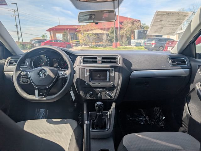 Used 2018 Volkswagen Jetta S w/ Cold Weather Package FWD image 16