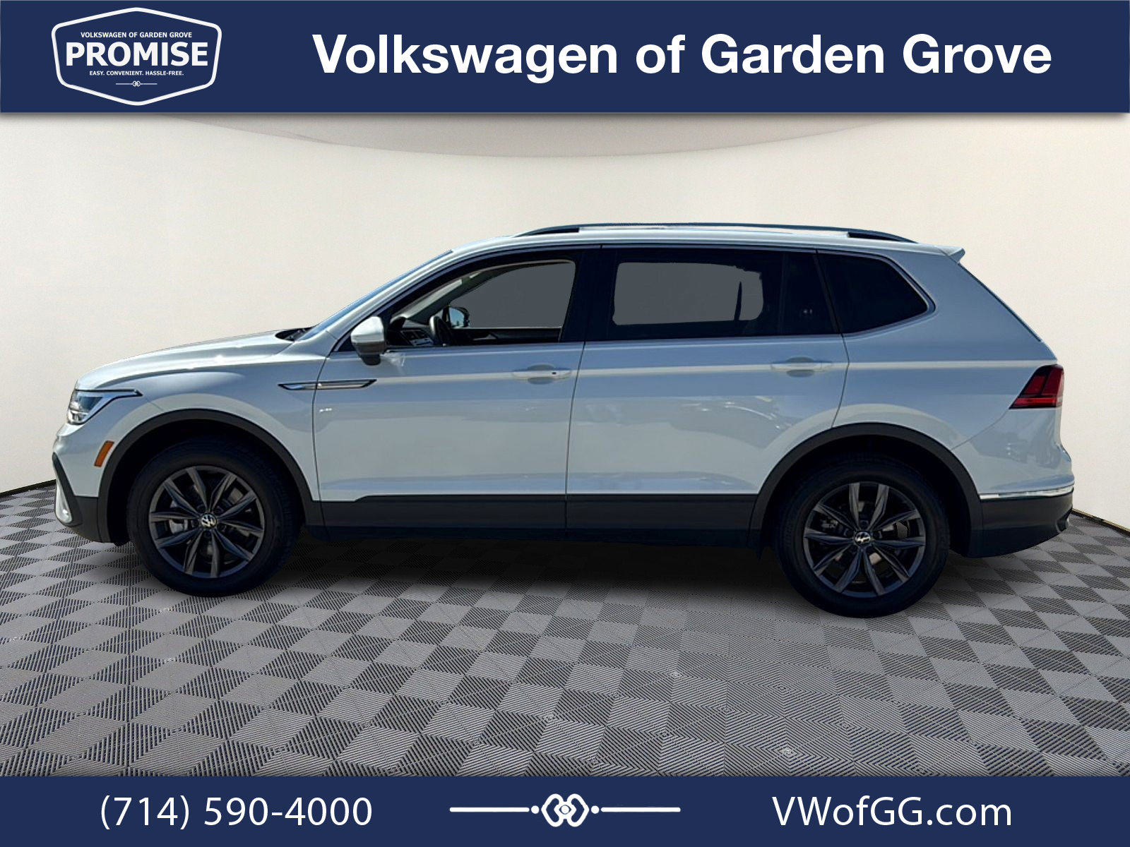 Used 2023 Volkswagen Tiguan SE FWD image 5