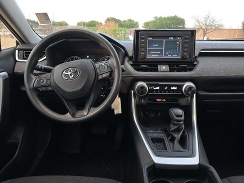 Used 2019 Toyota RAV4 LE image 21