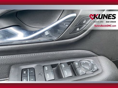 Used 2023 GMC Yukon Denali image 9