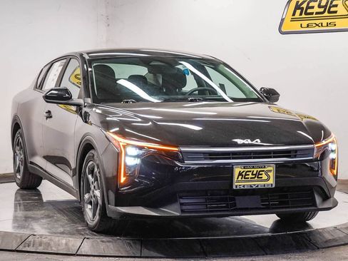 Used 2025 Kia K4 FWD image 3