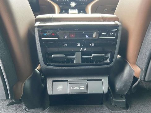 Used 2023 Acura MDX SH-AWD w/ Technology Package image 17