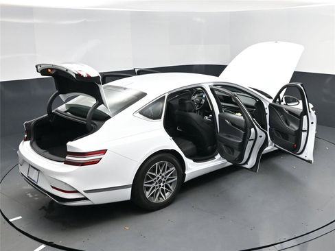 Used 2025 Genesis G80 2.5T image 18