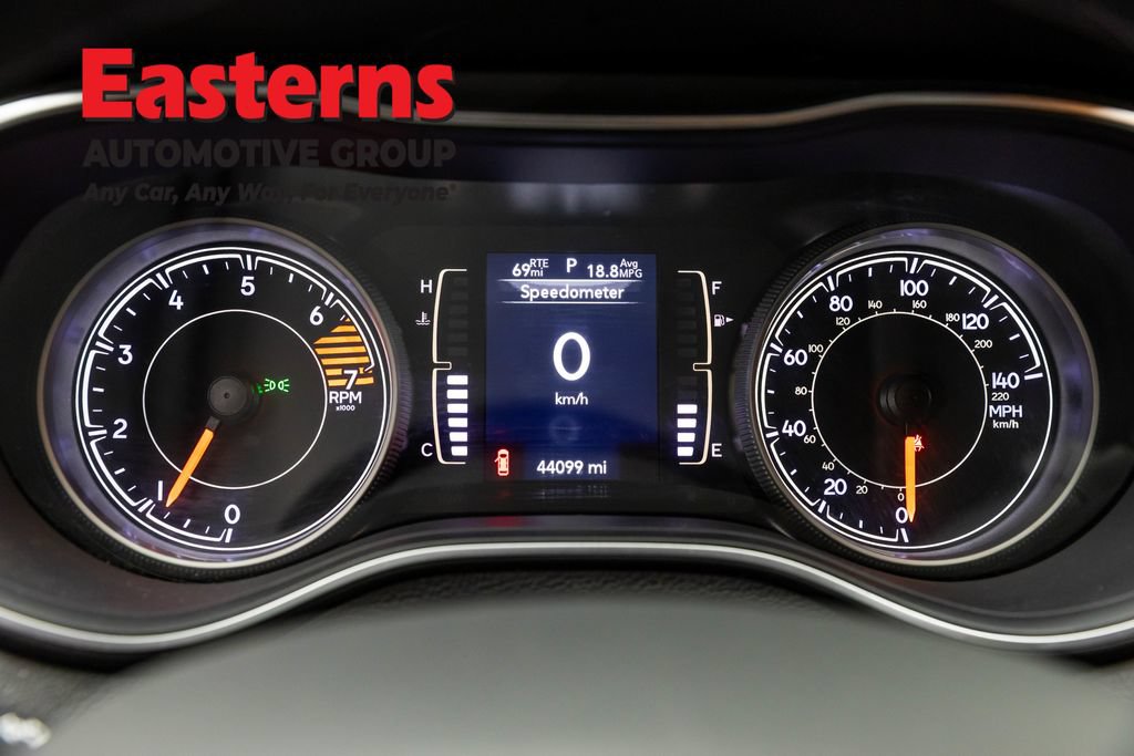 Used 2021 Jeep Cherokee Latitude Plus AWD/4WD image 18