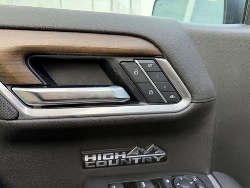 Used 2025 Chevrolet Silverado 1500 High Country w/ Technology Package image 12