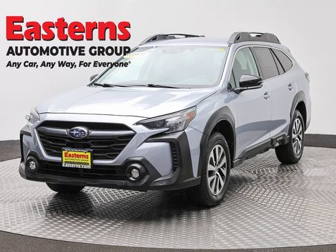 Used 2023 Subaru Outback Premium AWD/4WD image 1