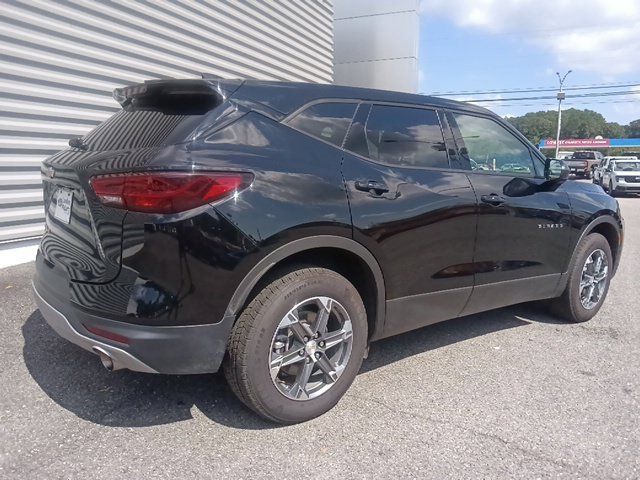 Used 2025 Chevrolet Blazer LT AWD/4WD image 3