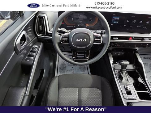 Used 2024 Kia Sorento LX image 11