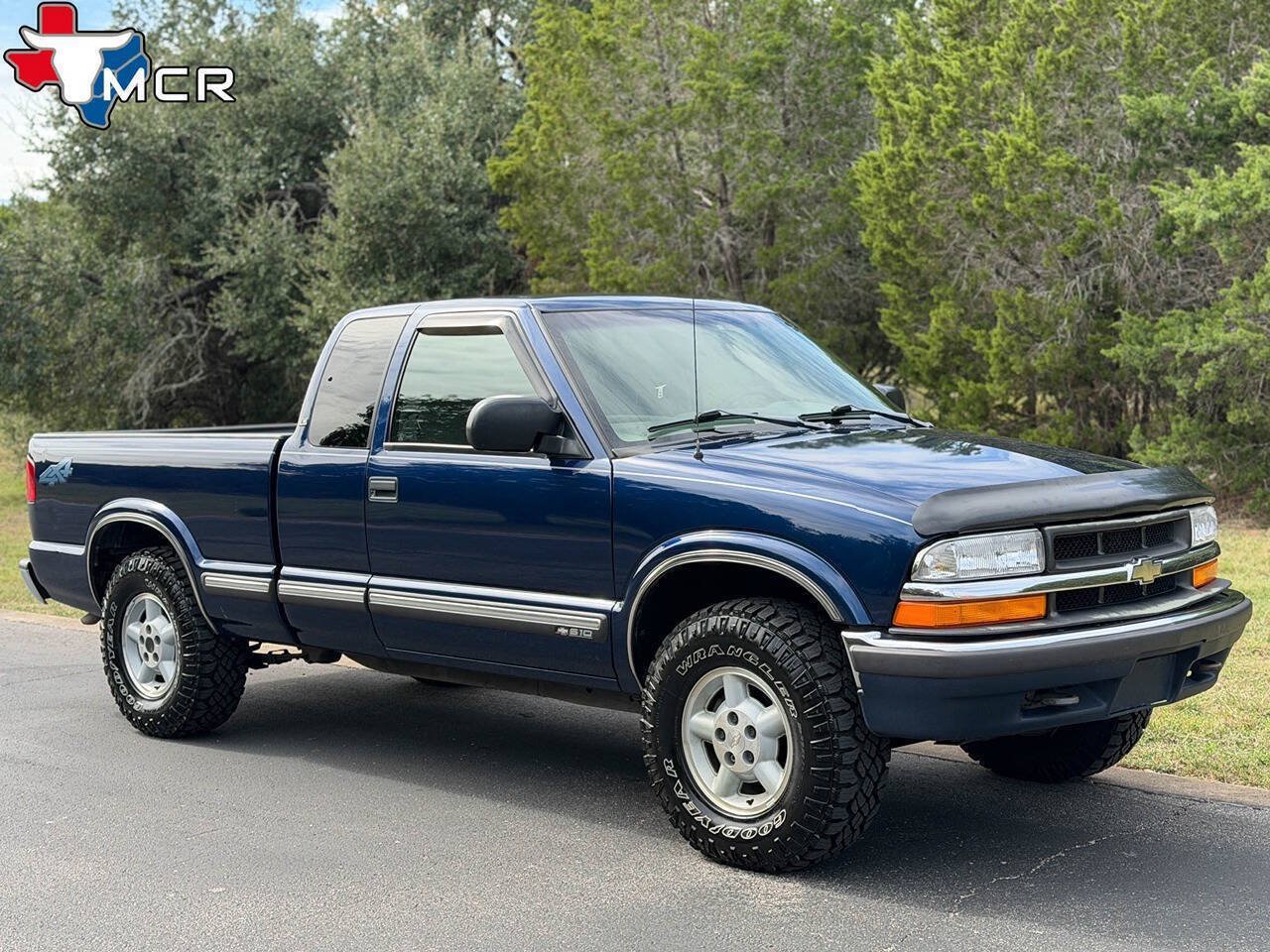 Used 2000 Chevrolet S10 Pickup LS w/ Preferred Equipment Group AWD/4WD image 3