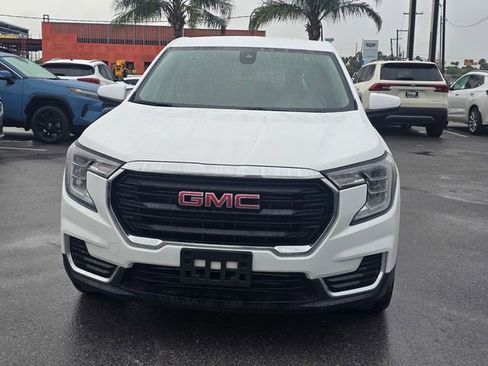 Used 2024 GMC Terrain SLE FWD image 3