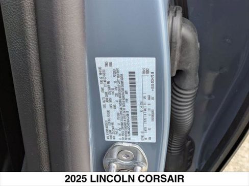 New 2025 Lincoln Corsair Reserve image 15