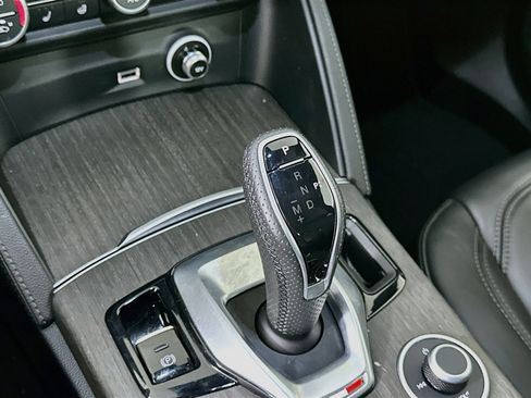 Used 2023 Alfa Romeo Stelvio Ti AWD/4WD image 25