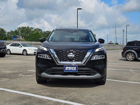 Used 2023 Nissan Rogue SV w/ SV Premium B Package FWD image 2