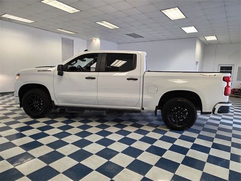 Used 2023 Chevrolet Silverado 1500 Custom image 4