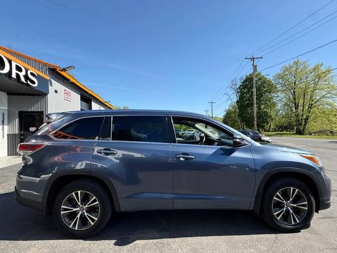 Used 2016 Toyota Highlander XLE AWD/4WD image 6