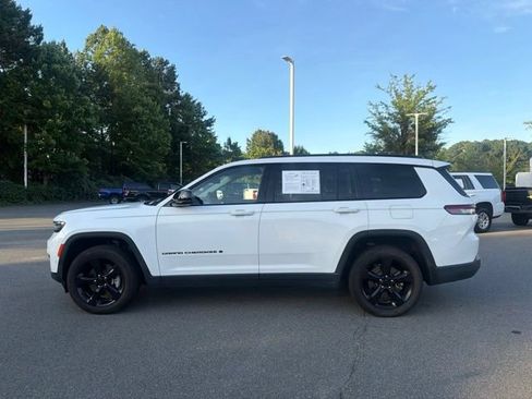 Used 2022 Jeep Grand Cherokee L Limited w/ Luxury Tech Group II AWD/4WD image 2