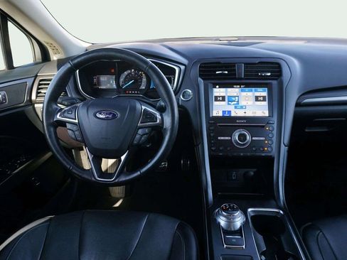 Used 2017 Ford Fusion Energi Titanium FWD image 23