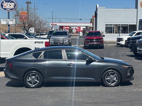 Used 2025 Kia K4 LX image 47