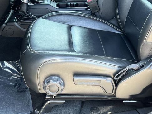 Used 2022 Jeep Wrangler Unlimited Sahara w/ Cold Weather Group image 11