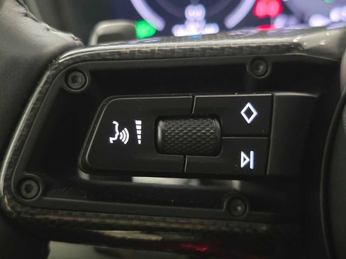 Used 2025 Porsche Cayenne Turbo image 34