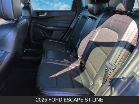 Used 2025 Ford Escape ST-Line image 16