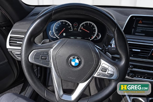 Used 2017 BMW 750i RWD image 13